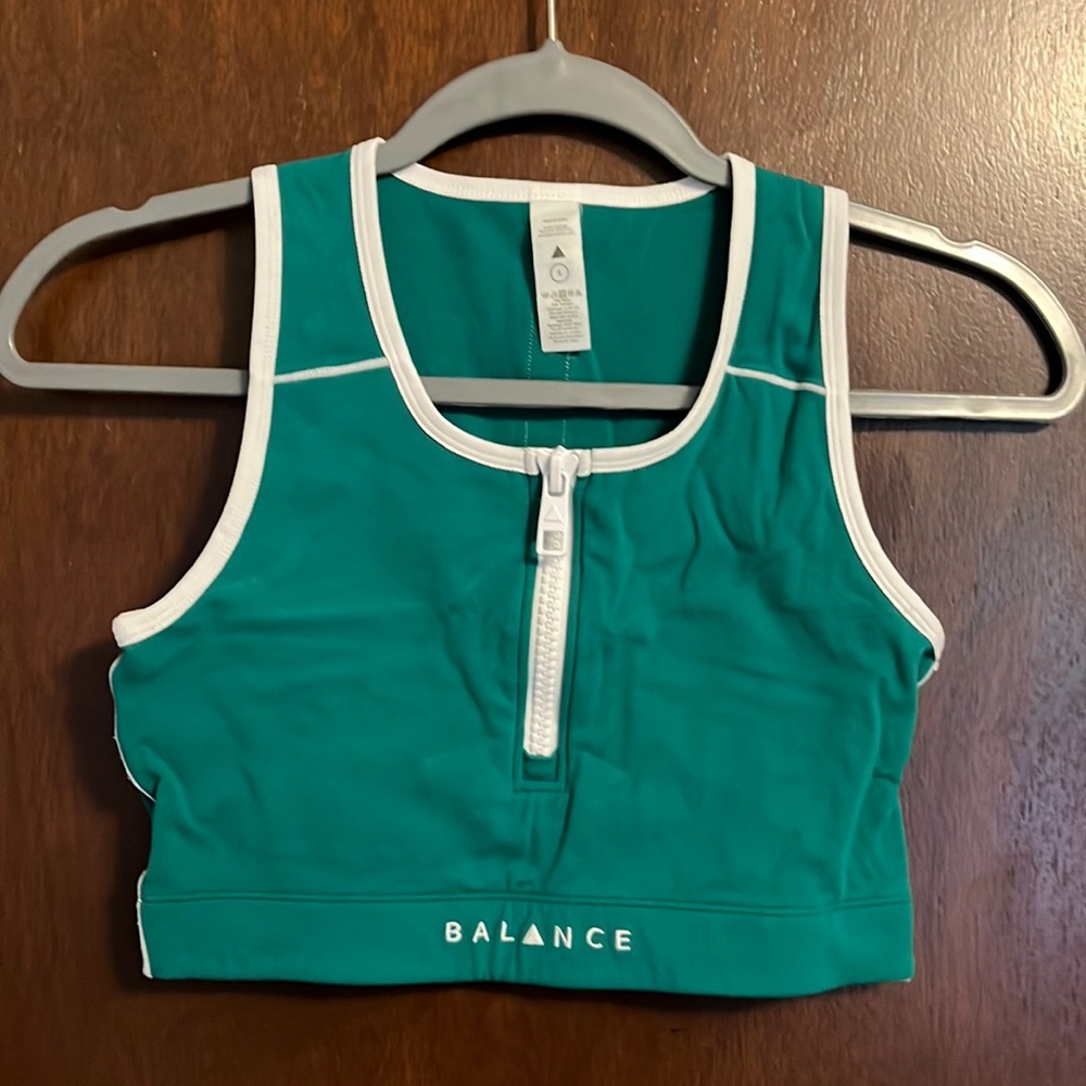 Green balance athletica sports bra. Worn 3 or 4 times. Great condition.